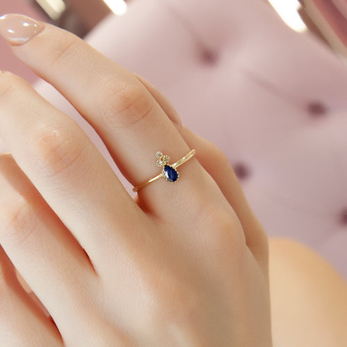 Elegant 14K Gold Ring with Sapphire Teardrop & Diamond Cluster