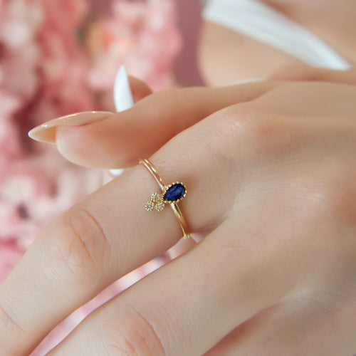 Elegant 14K Gold Ring with Sapphire Teardrop & Diamond Cluster
