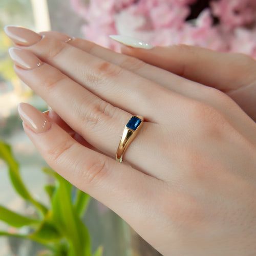 Elegant 14K Gold Sapphire Ring with Rectangular Blue Gemstone