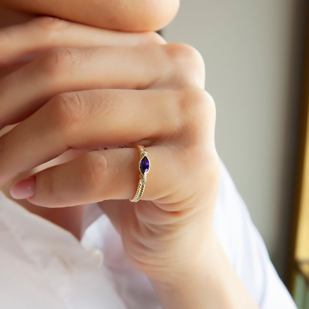14K Gold Marquise Amethyst Ring