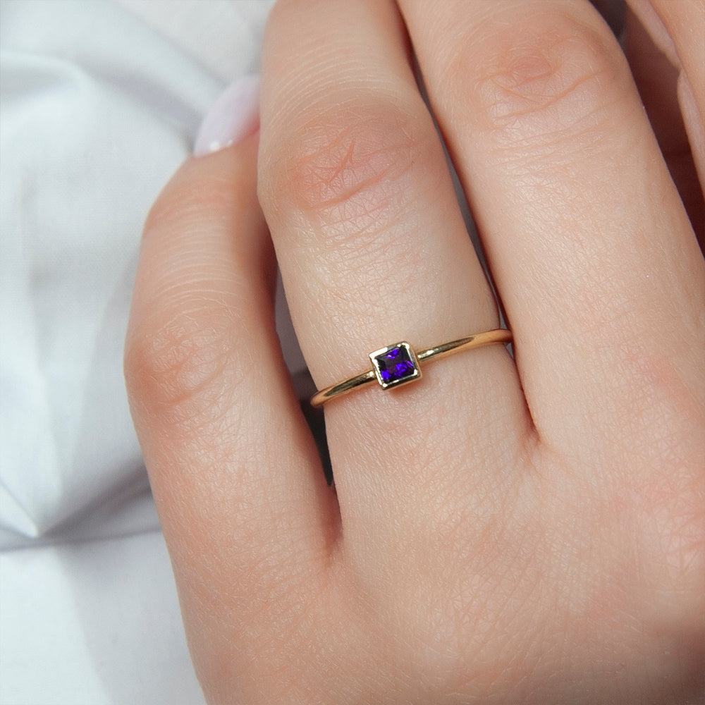 14K Gold Amethyst Solitaire Ring