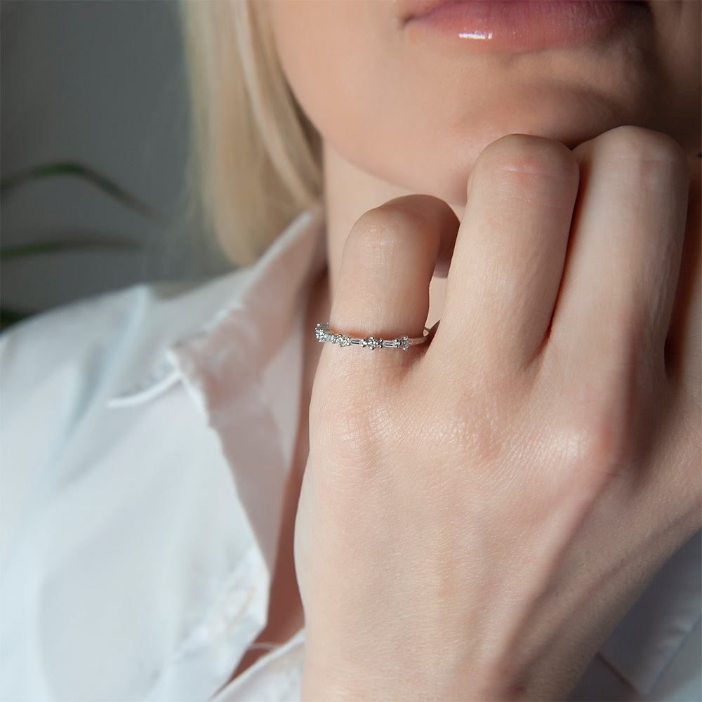 14K Gold Alternating Diamond Band