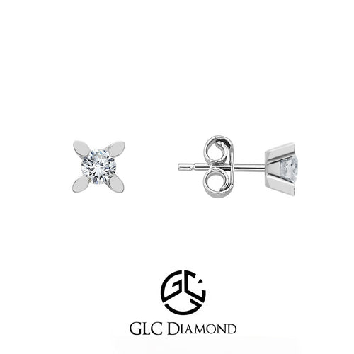 0,26 Carat Brilliant Round Cut Solitaire Stud Earrings