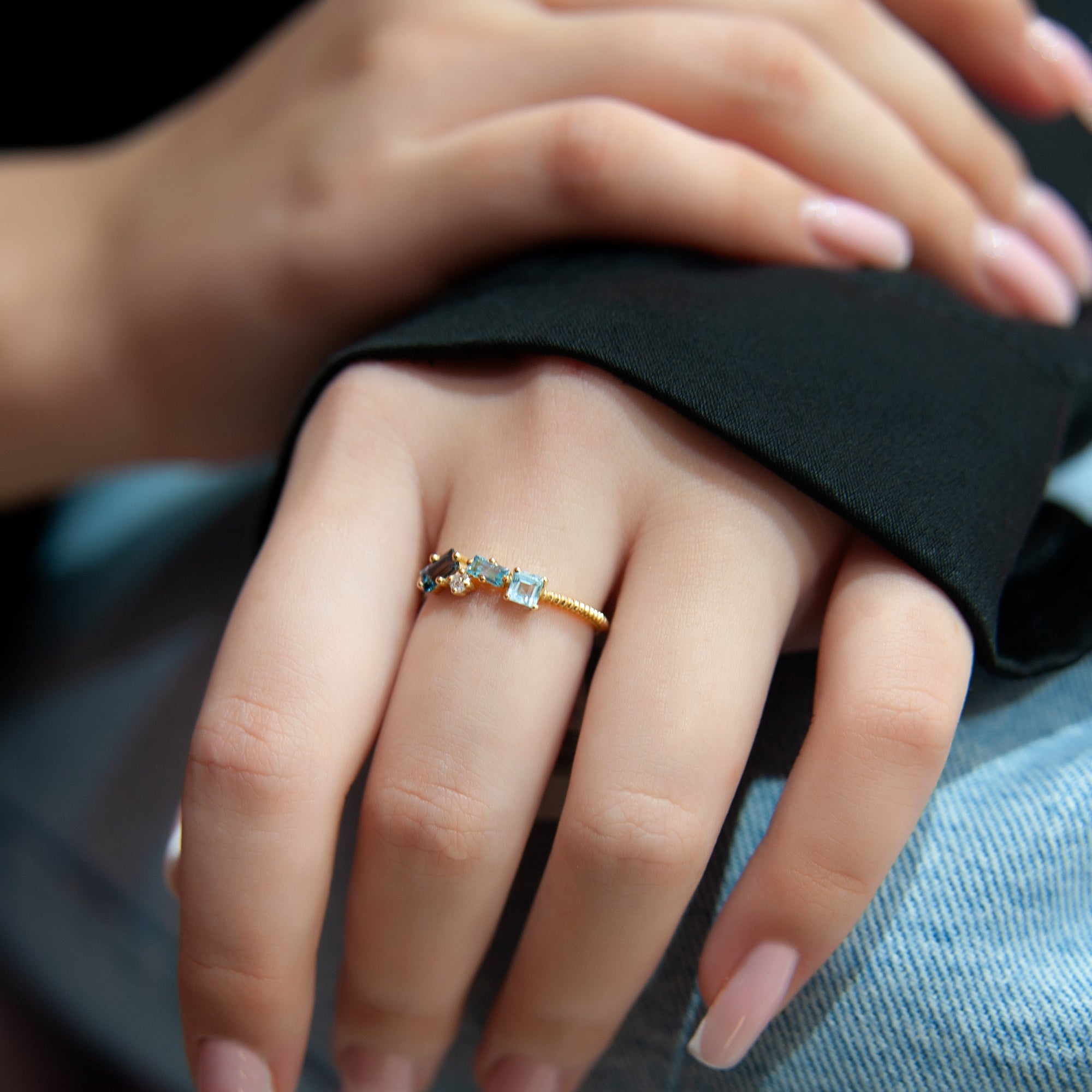 14K Gold Diamond Design Ring London Blue Ring