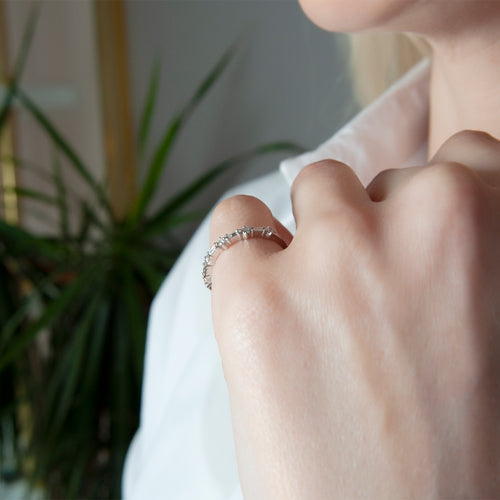 14K Gold Alternating Diamond Band