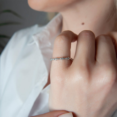 14K Gold Alternating Diamond Band