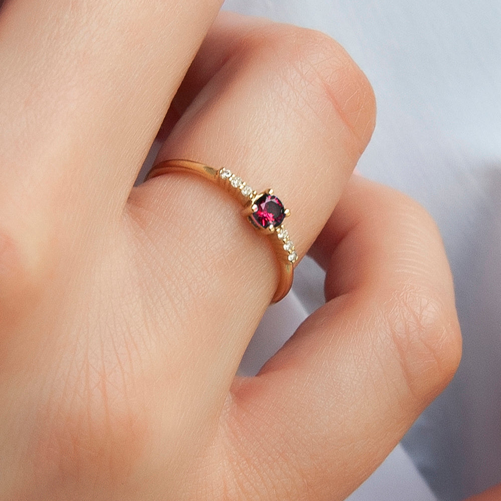 14K Gold Round Diamond Ruby Ring