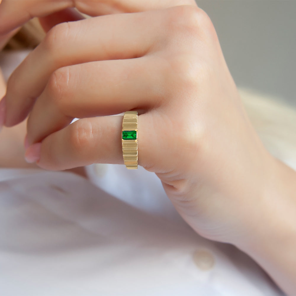 14K Gold Emerald Step Edge Ring