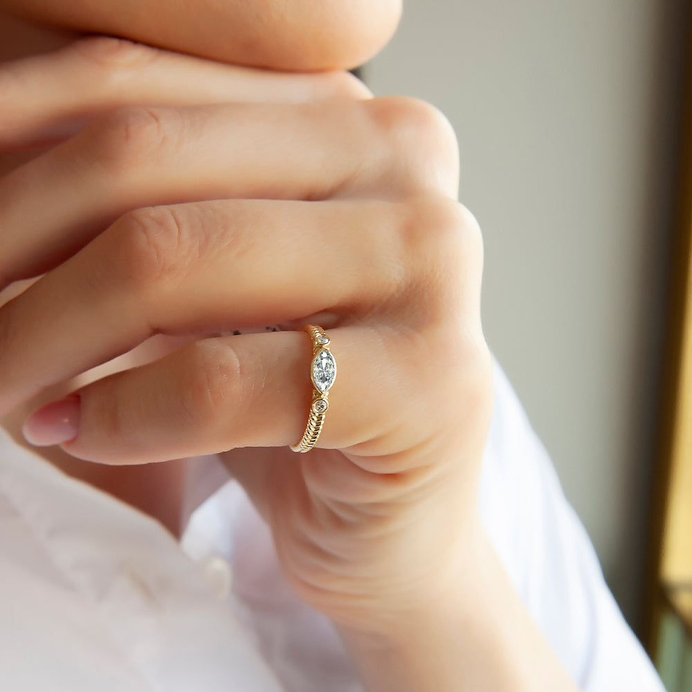 14K Gold White Sapphire Ring