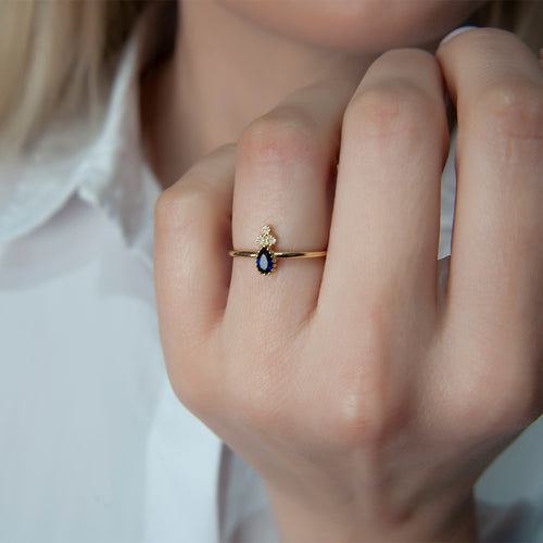 Elegant 14K Gold Ring with Sapphire Teardrop & Diamond Cluster