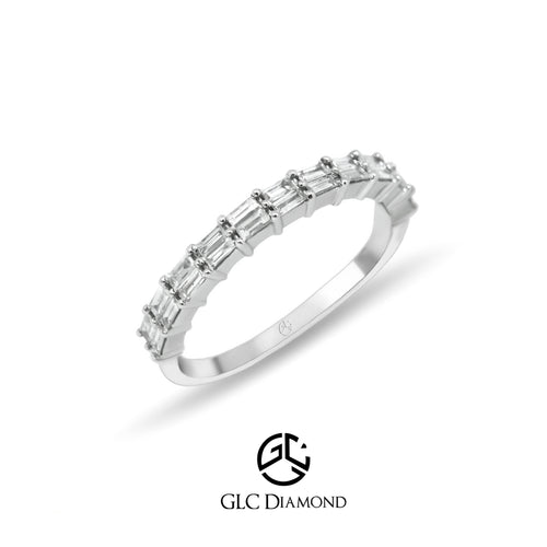 Handmade and Minimal Diamond Ring