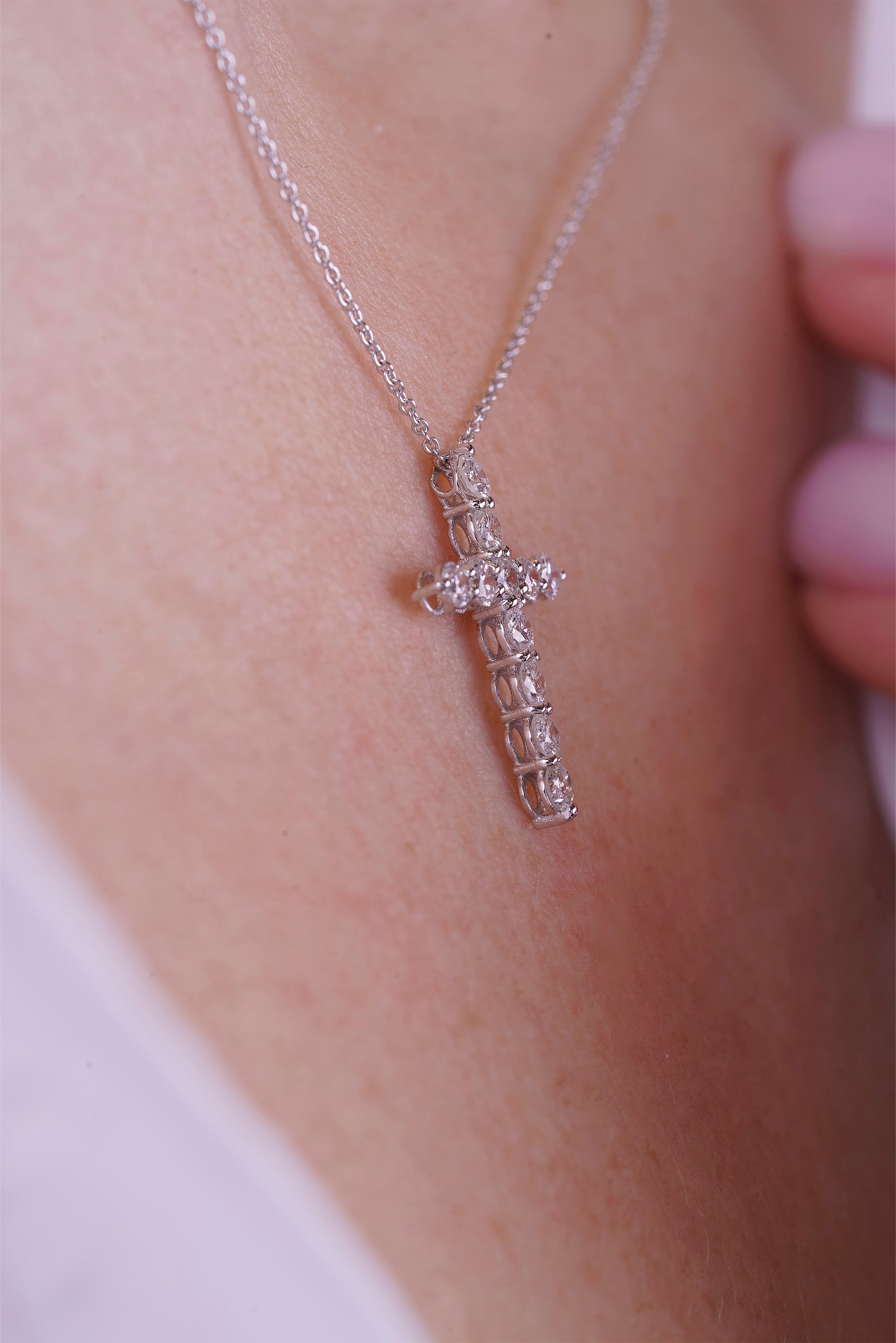 Round Diamond Cross Necklace / 14K Gold Christian Pendant