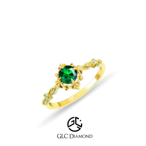 14K Gold Emerald Flower Ring with Detailed Band