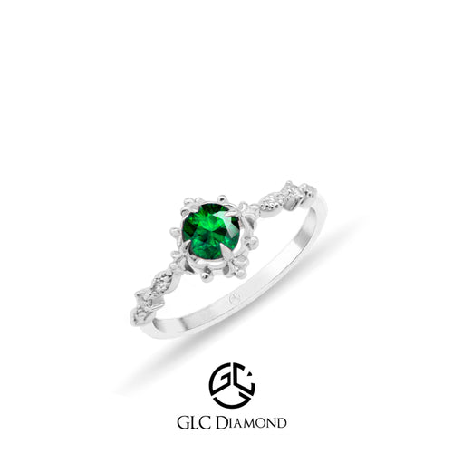 14K Gold Emerald Flower Ring with Detailed Band