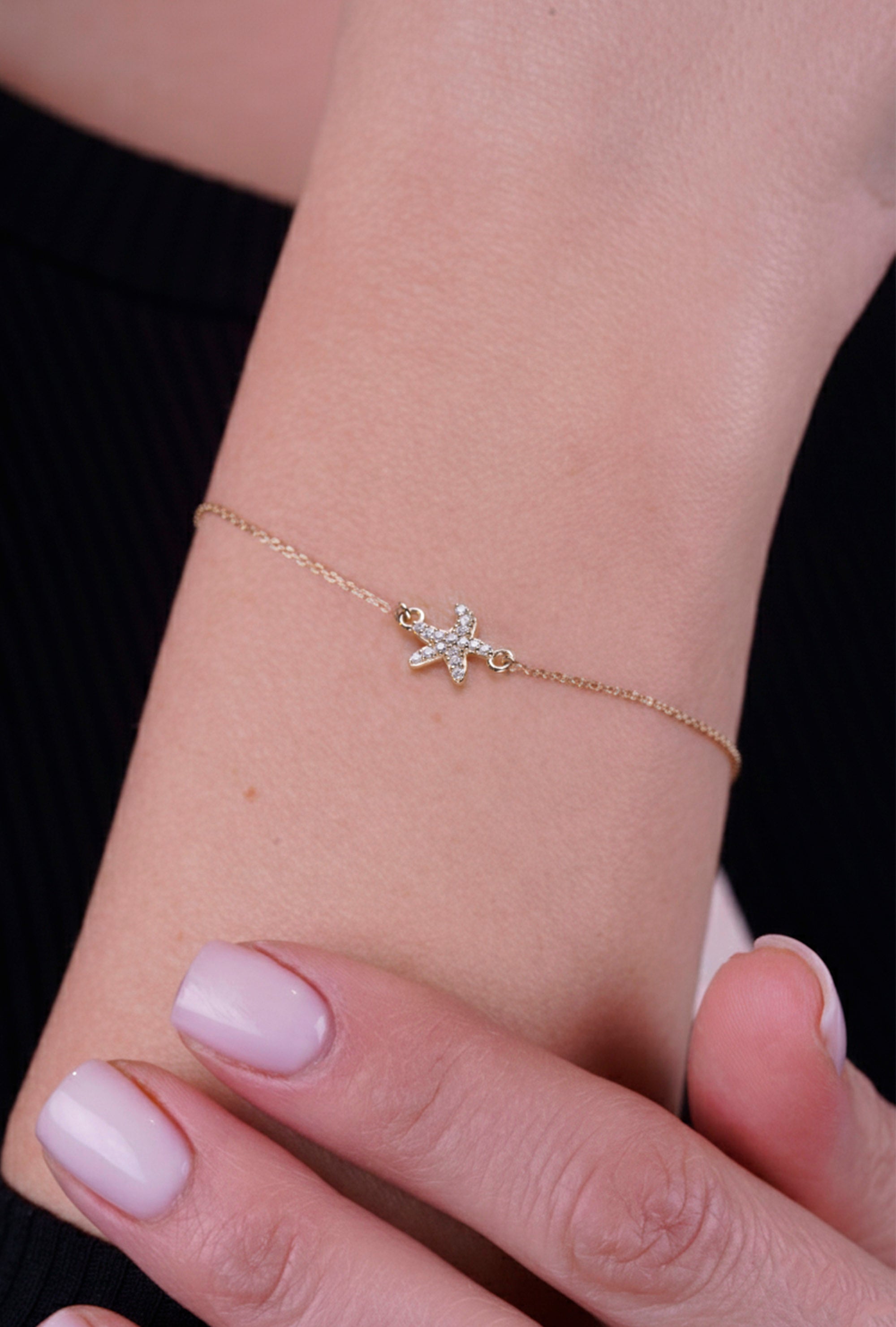 14K Gold Starfish Bracelet / Beach Jewelry
