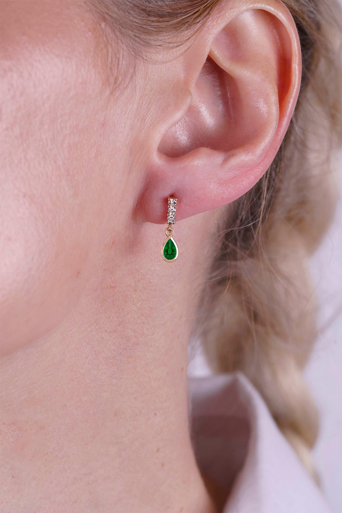 14K Gold Emerald Teardrop Earrings