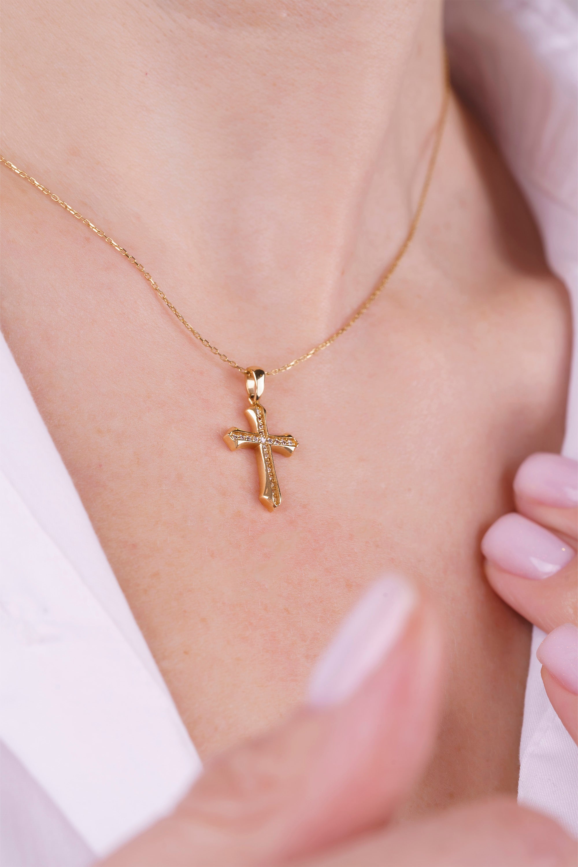 14K Gold Diamond Cross Necklace / Vintage Style Christian Pendant