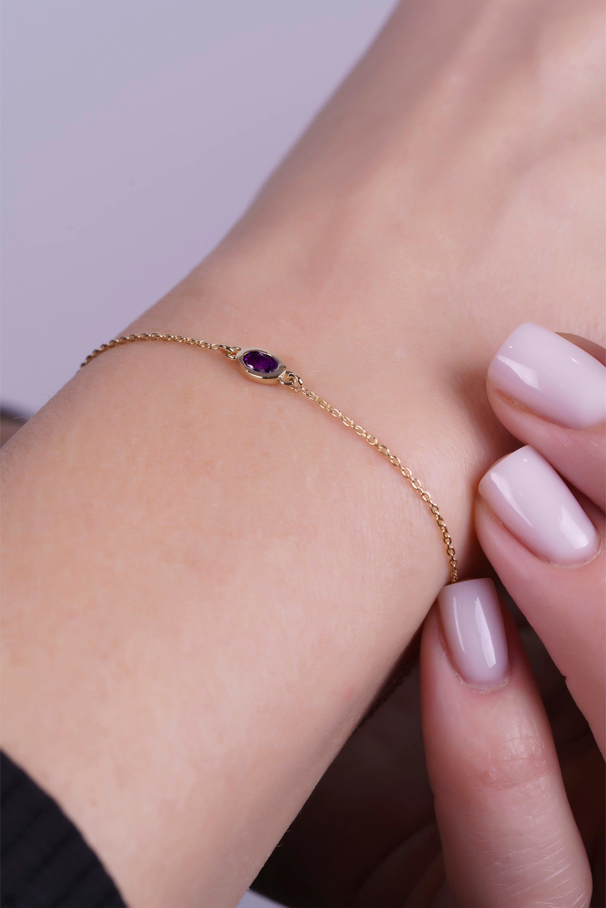 14K Gold Oval Amethyst Bracelet