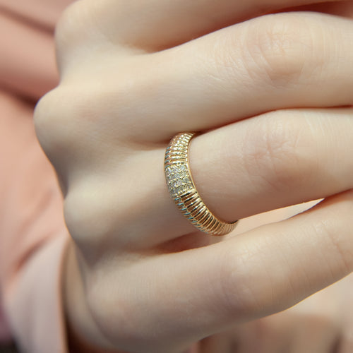 14K Gold Ribbed Diamond Band Ring