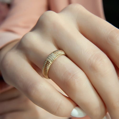 14K Gold Ribbed Diamond Band Ring