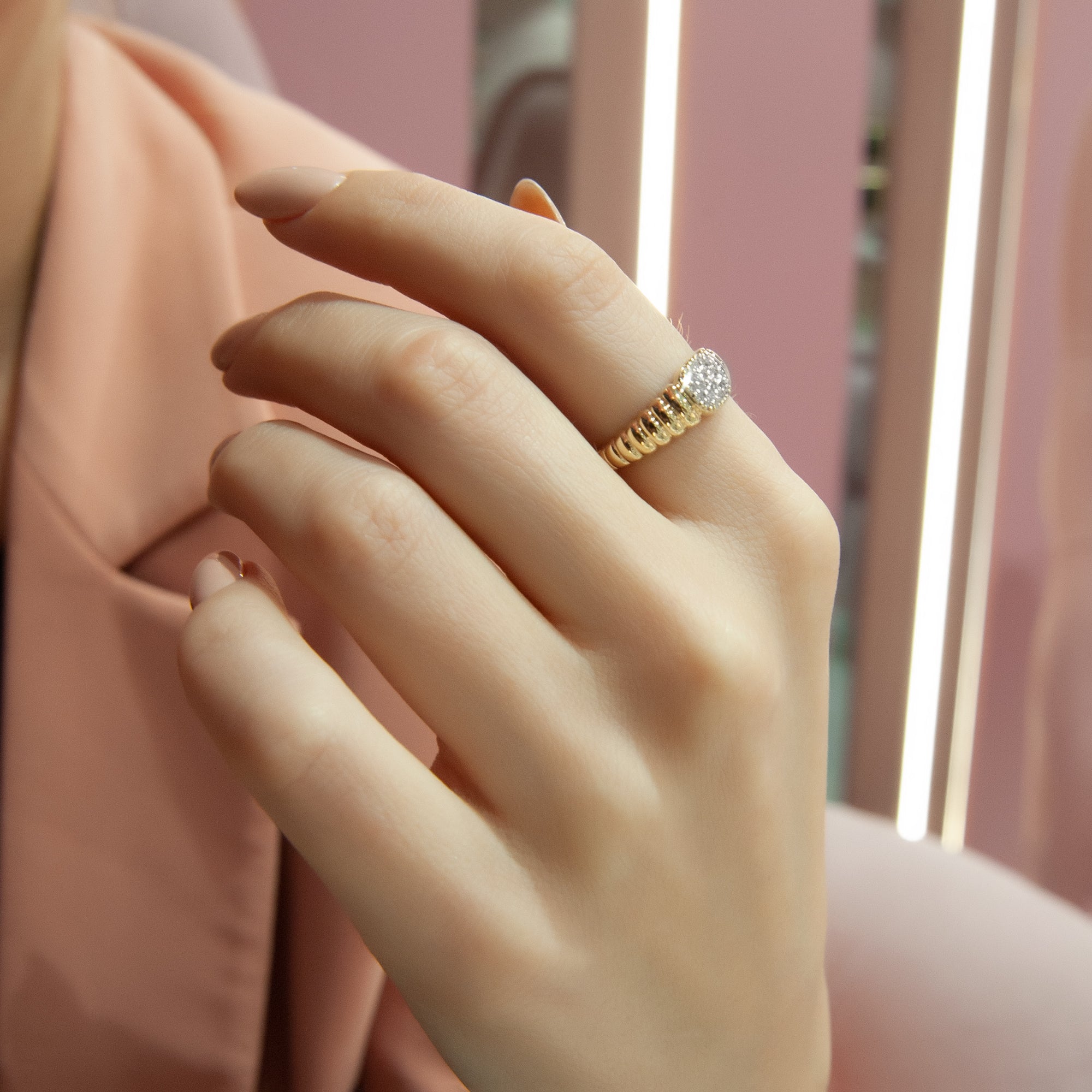 14K Gold Ribbed Band Diamond Ring