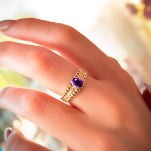 14K Gold Ring with Oval Purple Amethyst