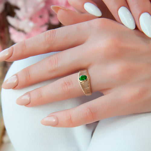 14K Gold Oval Emerald Ring