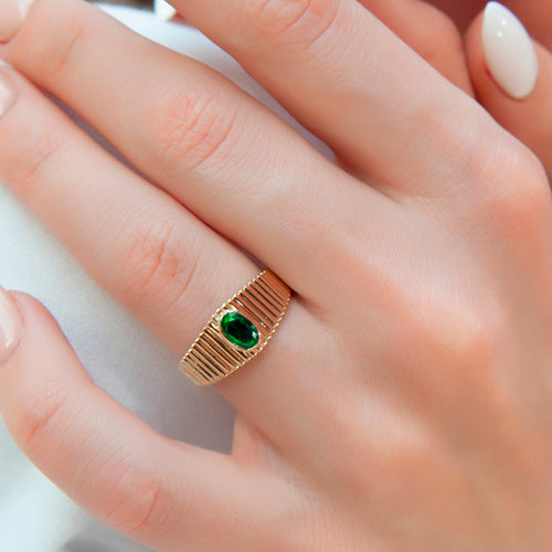 14K Gold Oval Emerald Ring