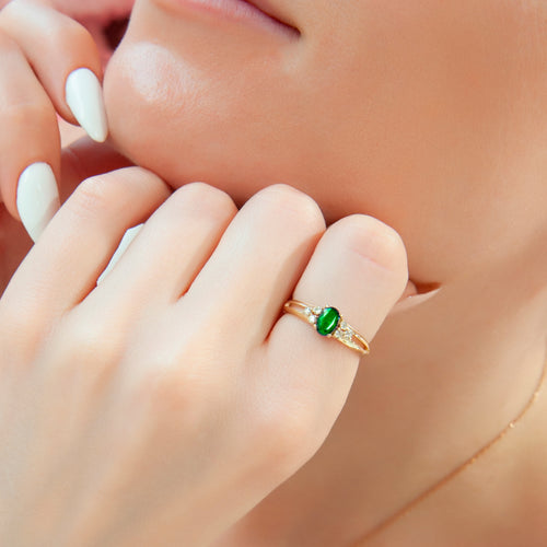 14K Gold Oval Emerald Ring with Diamond