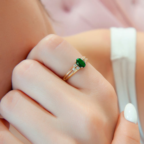 14K Gold Oval Emerald Ring with Diamond