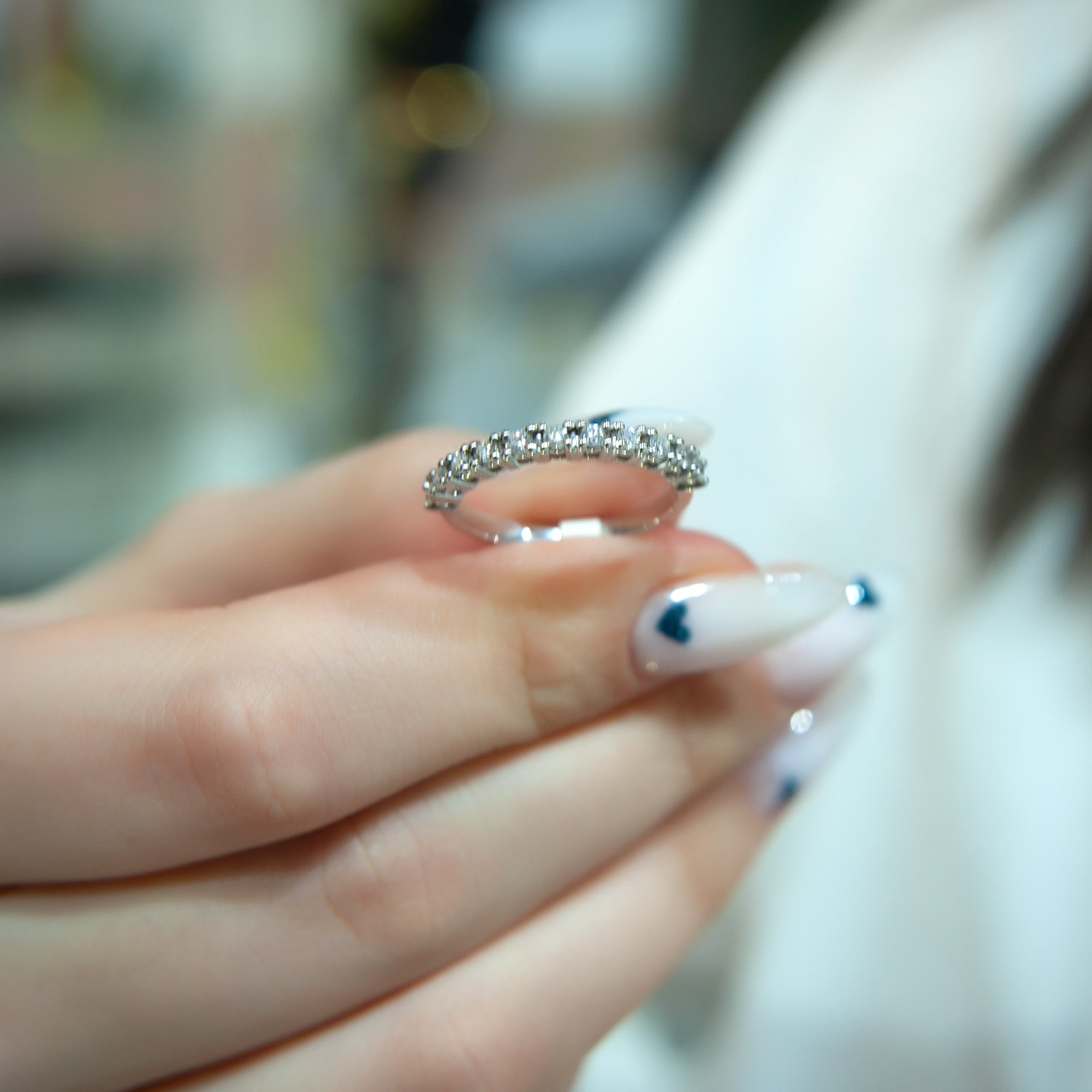 0,23 Carat, Genuine White Diamond