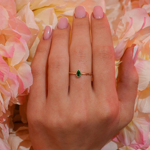 14K Solid Gold Pear Cut Solitaire Emerald Ring